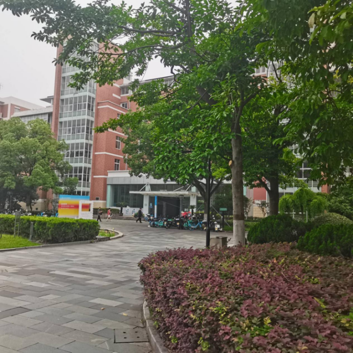 右转就是一教